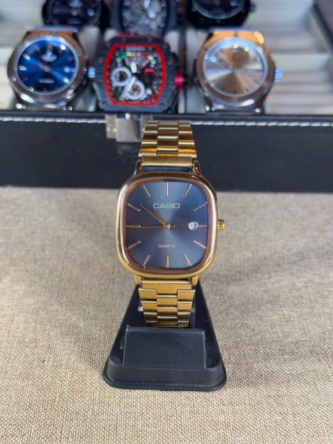 CASIO WATCH 7 for Men & Women – Premium Analog Digital Wrist Watch, Stainless Steel, Water Resistant, Luxury Casual & Sports Watch for UAE